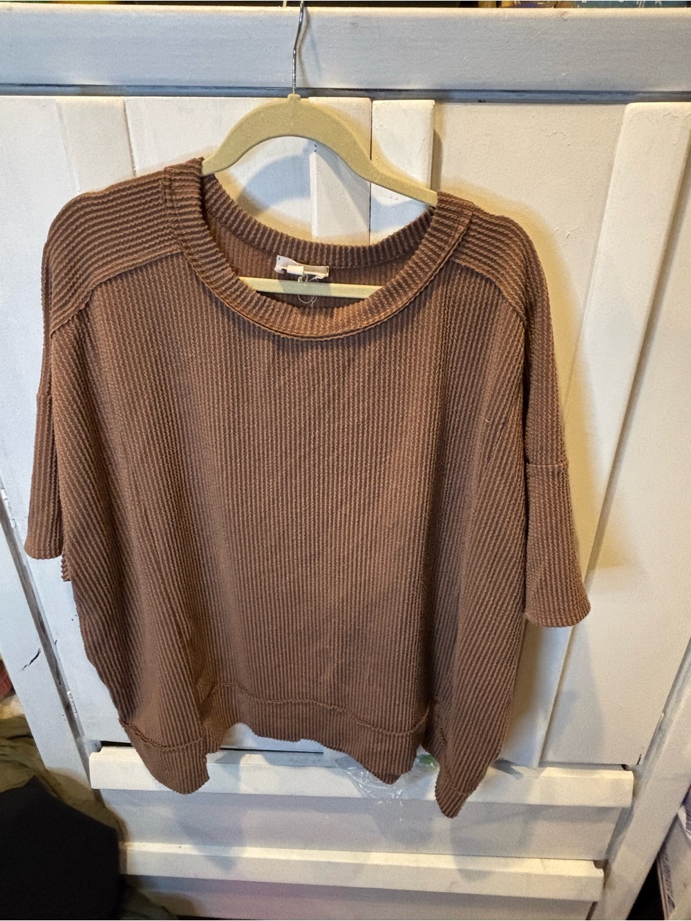 ANDRÉE BY UNIT Ribbed Short-Sleeve Pullover - Brown